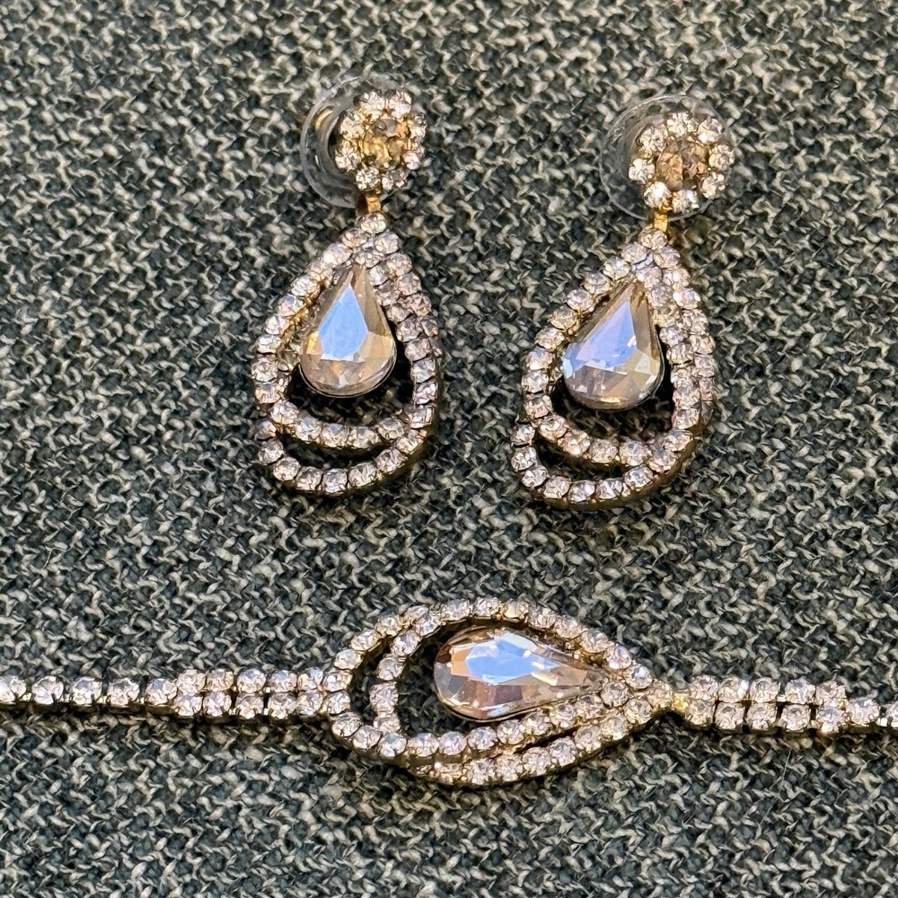Vintage‎ Liz Claiborne Rhinestone Bracelet & Earrings Set Gold Tone Teardrop